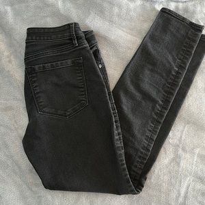 EUC Loft black curvy skinny jeans